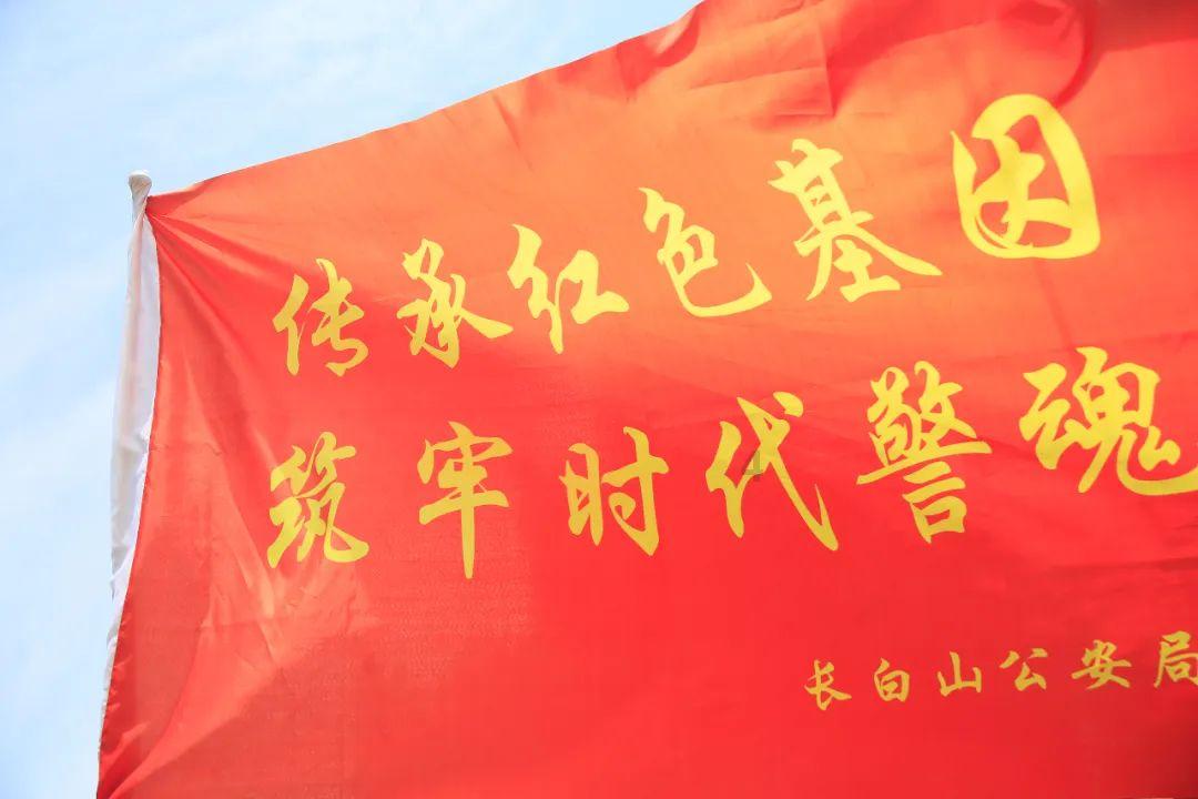 救援卡通熊仔