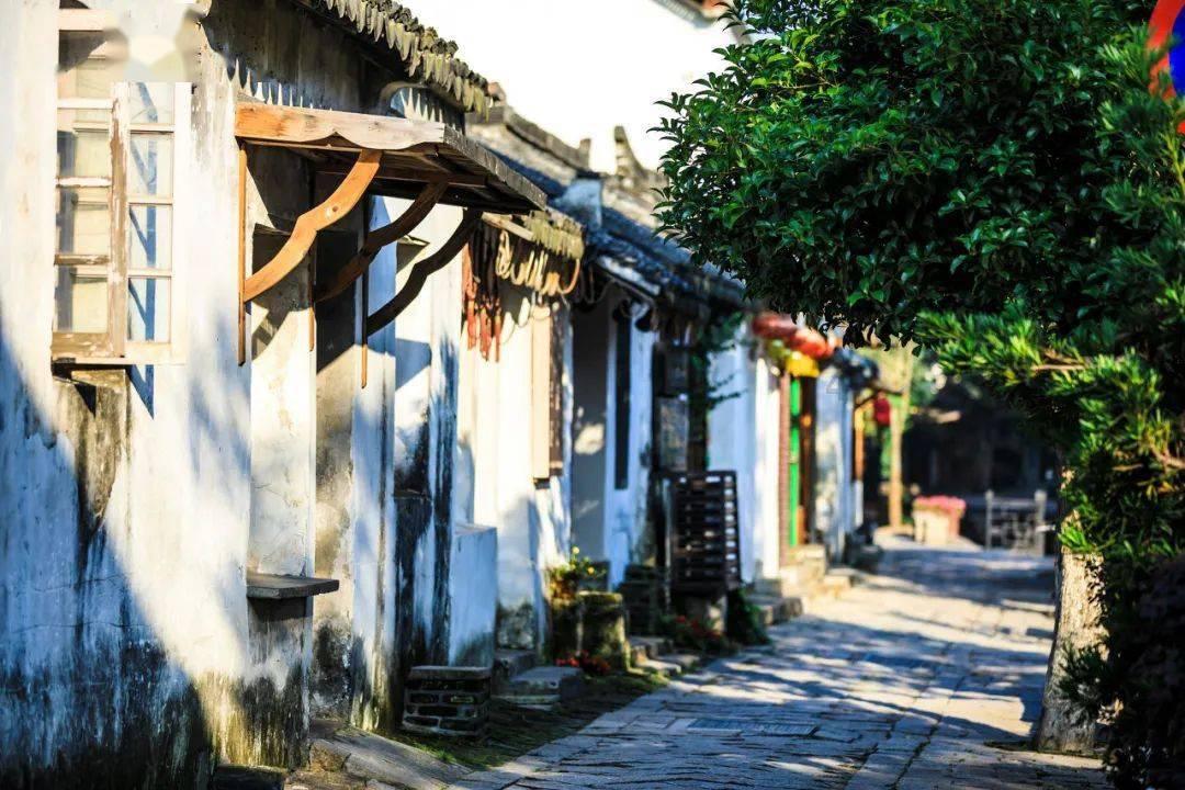 逃离火车站口